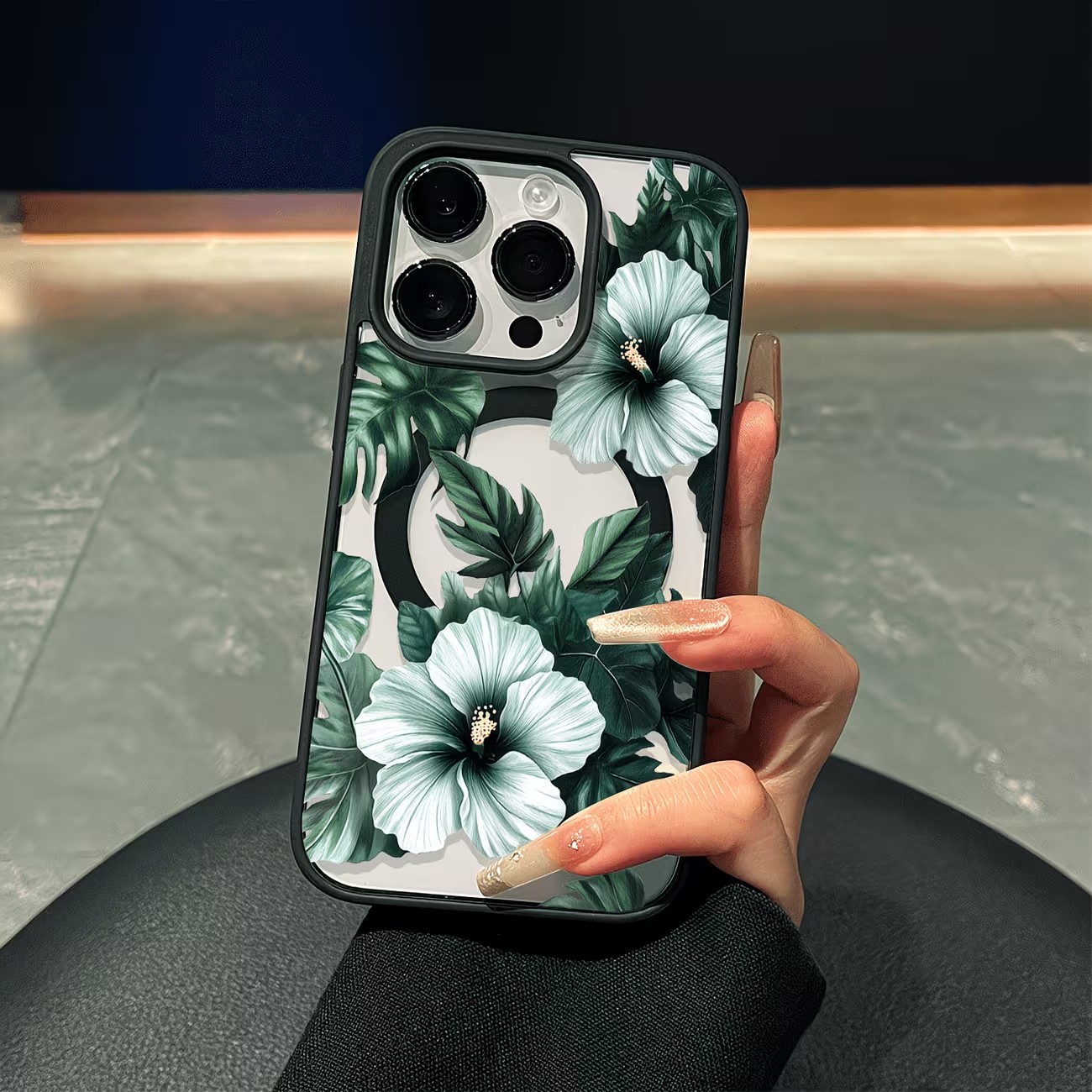 Apple Iphone 15 Pro Max - غطاء هاتف شفاف بتصميم زهور خضراء