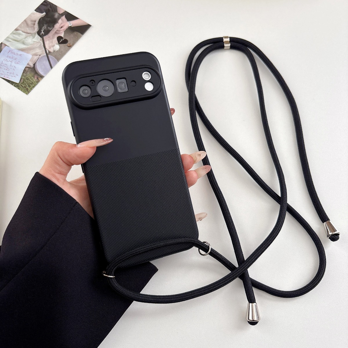 جراب هاتف من السيليكون الناعم  - مراجعة Google Pixel 8A وسعره
