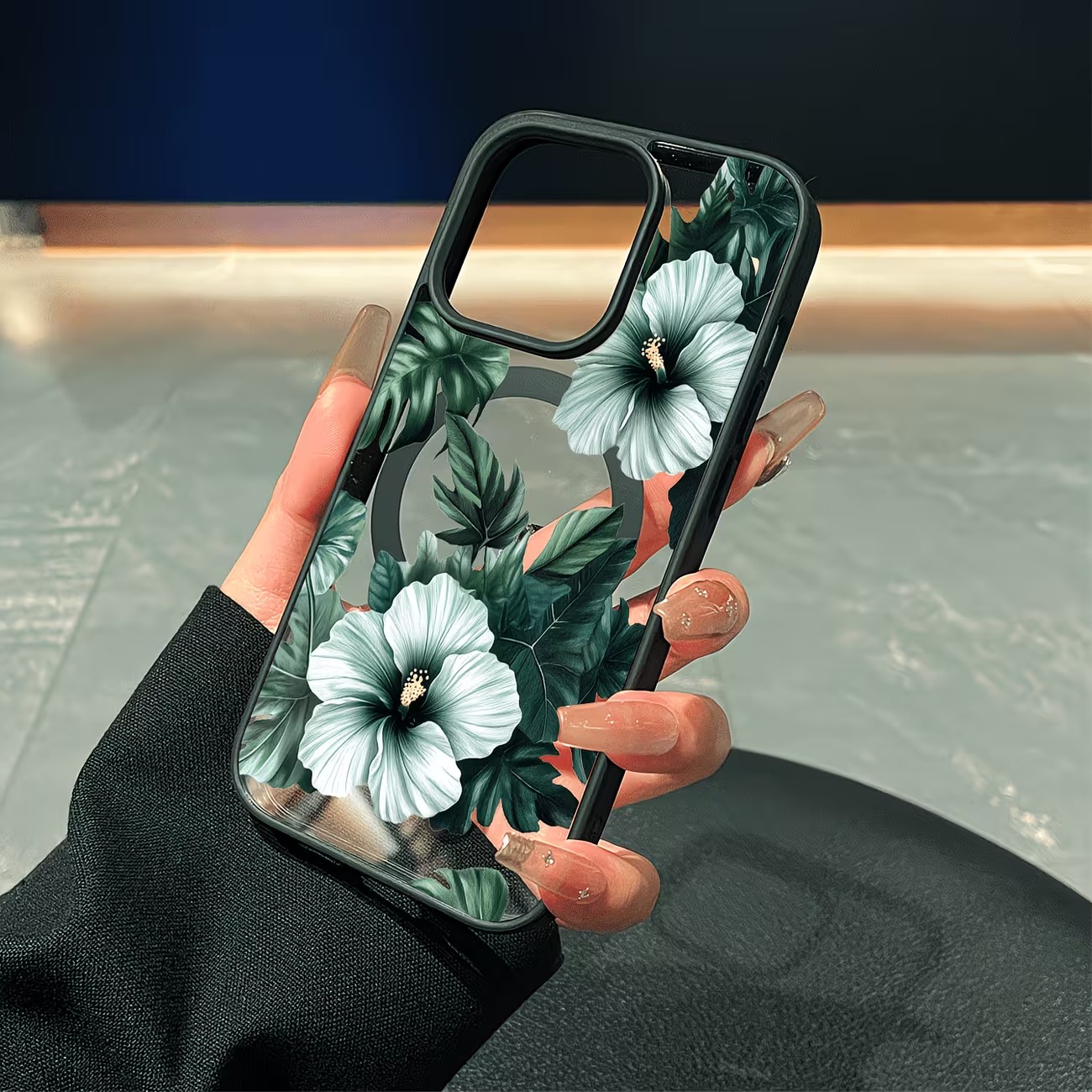 غطاء هاتف شفاف بتصميم زهور خضر - مراجعة Apple Iphone 15 Pro Max وسعره